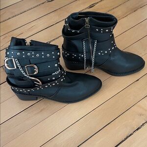 Source Unknown Black Studded Ankle Booties